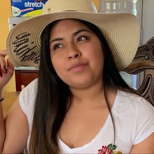 Meet your Posher, Brenda